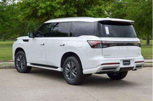 2025 INFINITI QX80 PURE