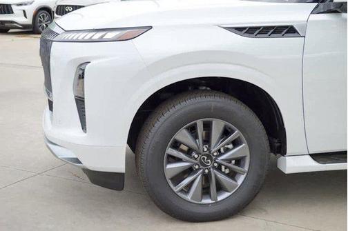 2025 INFINITI QX80 PURE