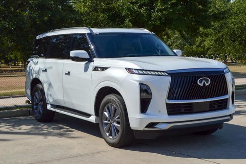 2025 INFINITI QX80 PURE