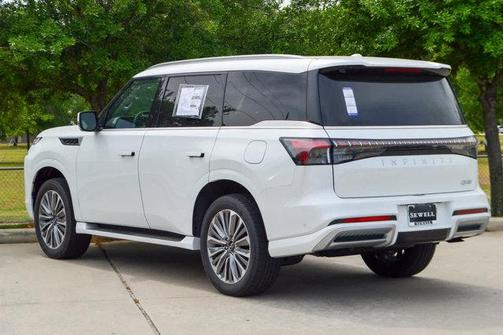 2025 INFINITI QX80 Luxe