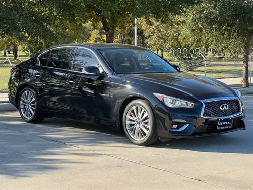 2023 INFINITI Q50 LUXE