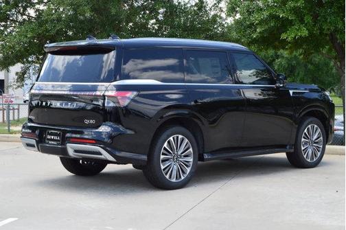 2025 INFINITI QX80 Luxe