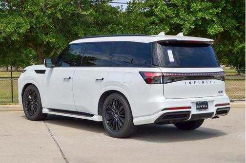 2025 INFINITI QX80 Luxe
