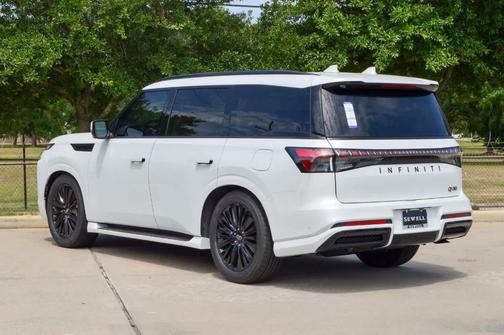 2025 INFINITI QX80 Luxe