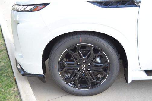 2026 INFINITI QX80 SPORT