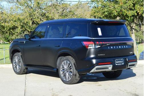 2025 INFINITI QX80 Luxe