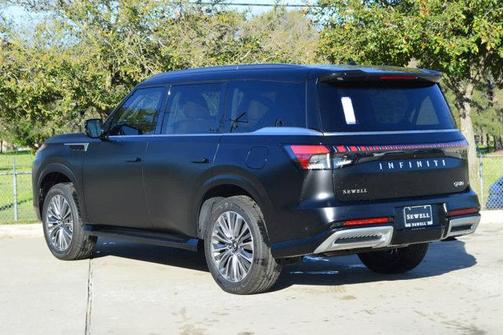 2025 INFINITI QX80 Luxe