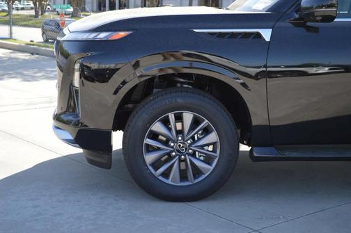 2025 INFINITI QX80 PURE