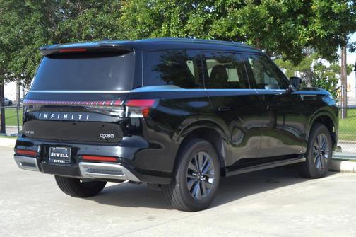 2025 INFINITI QX80 PURE