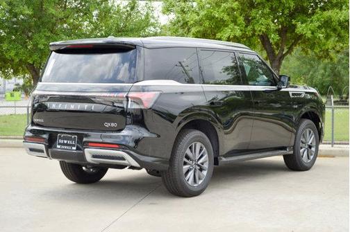 2025 INFINITI QX80 PURE