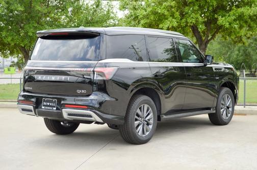 2025 INFINITI QX80 PURE