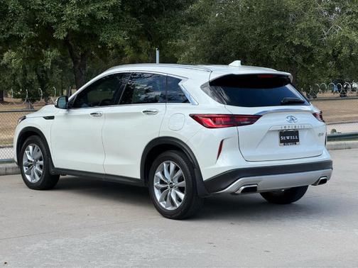 2022 INFINITI QX50 Luxe