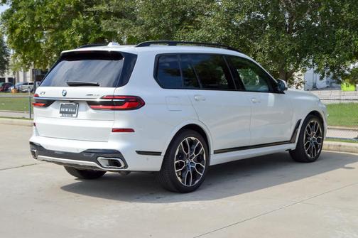 2023 BMW X7 xDrive40i