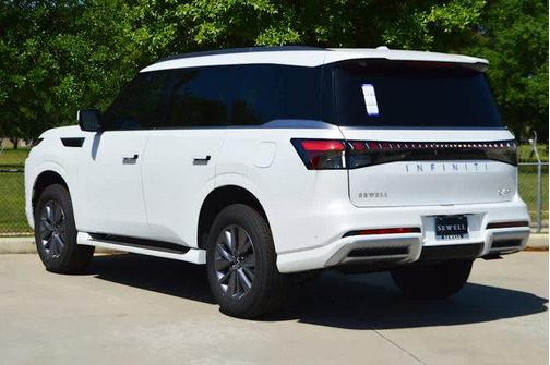 2025 INFINITI QX80 PURE