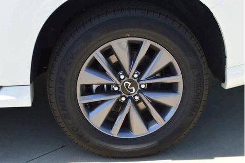 2025 INFINITI QX80 PURE