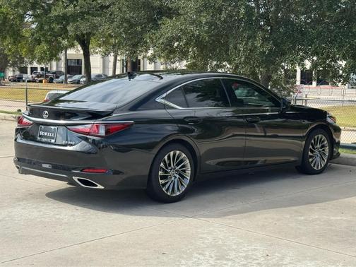 2025 Lexus ES 350 Ultra Luxury