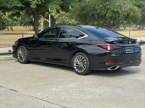 2025 Lexus ES 350 Ultra Luxury