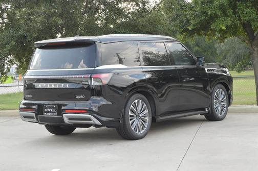 2026 INFINITI QX80 Luxe