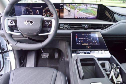 2025 INFINITI QX80 Luxe