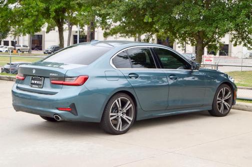 2021 BMW 330 i