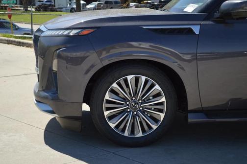 2025 INFINITI QX80 Luxe
