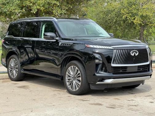 2025 INFINITI QX80 Luxe
