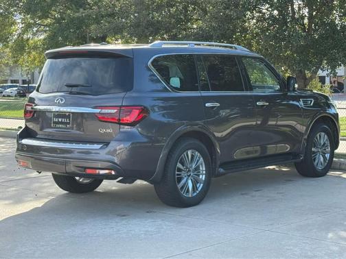 2023 INFINITI QX80 Luxe