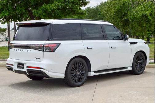 2025 INFINITI QX80 Luxe