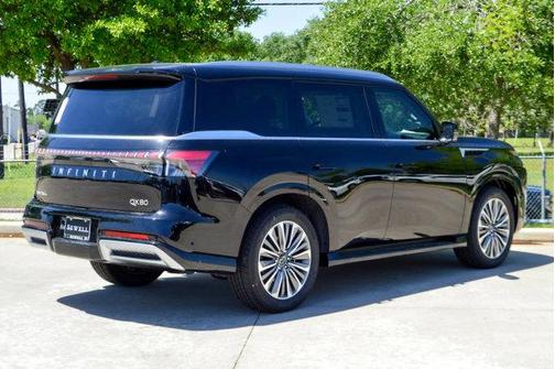 2025 INFINITI QX80 Luxe