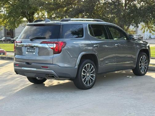 2022 GMC Acadia Denali