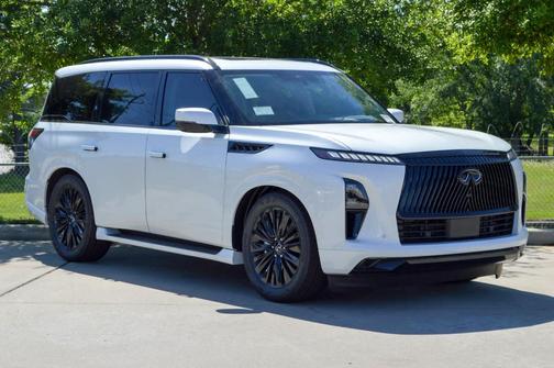 2025 INFINITI QX80 Luxe