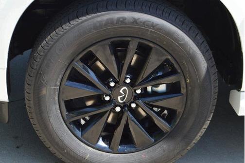 2025 INFINITI QX80 PURE