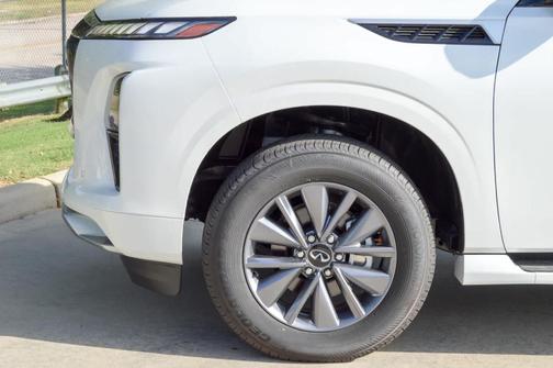 2025 INFINITI QX80 PURE