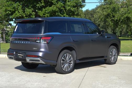 2025 INFINITI QX80 Luxe