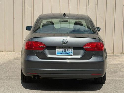 Platinum Gray Metallic 2014 Volkswagen Jetta Auto SE w/Connectivity