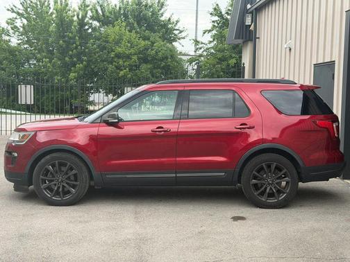 Burgundy 2018 Ford Explorer XLT