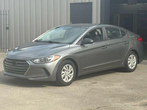 2018 Hyundai ELANTRA SE
