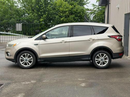 White Gold Metallic 2017 Ford Escape SE