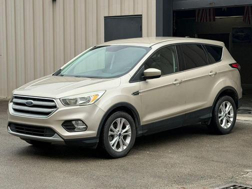 White Gold Metallic 2017 Ford Escape SE