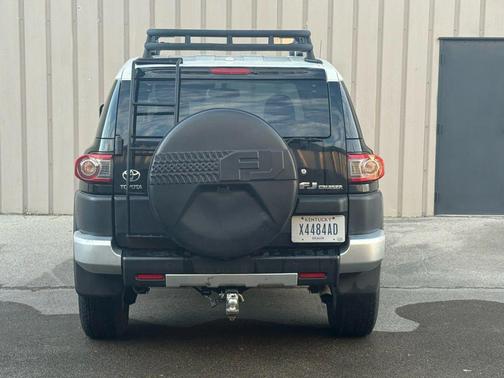 2014 Toyota FJ Cruiser Base
