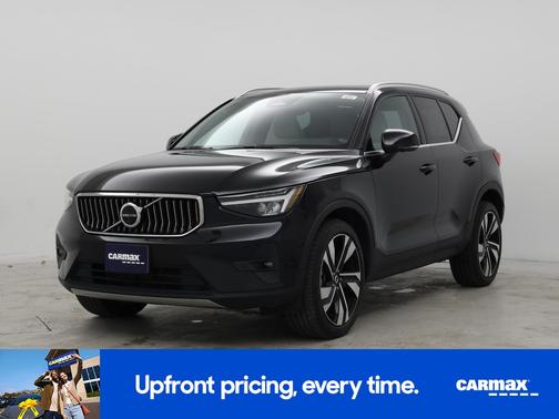 2023 Volvo XC40 B5 Plus Bright Theme