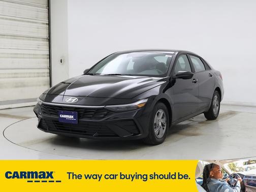 2024 Hyundai ELANTRA SE