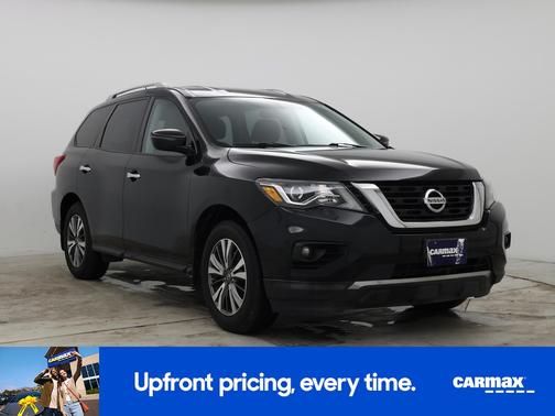 Black 2017 Nissan Pathfinder SV