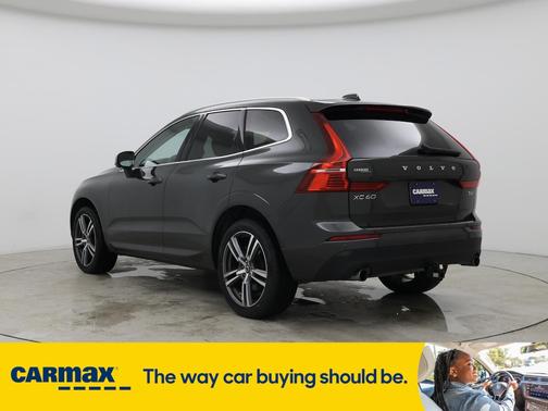 2021 Volvo XC60 T6 Momentum