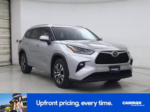 Silver 2021 Toyota Highlander XLE