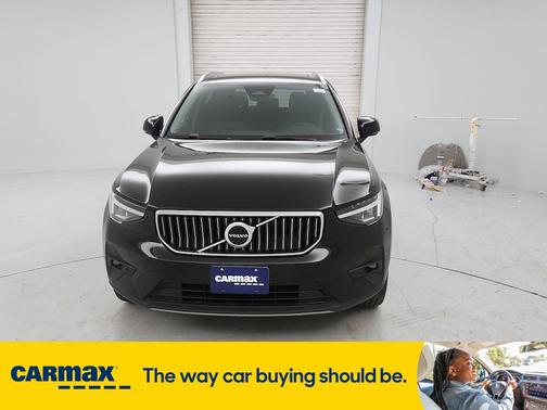 2023 Volvo XC40 B5 Plus Bright Theme