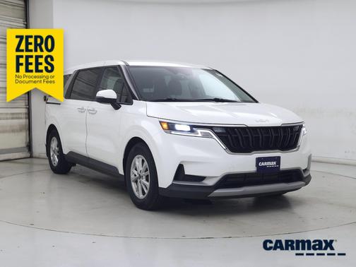 White 2024 Kia Carnival LX