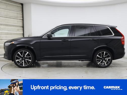 2022 Volvo XC90 T5 Momentum