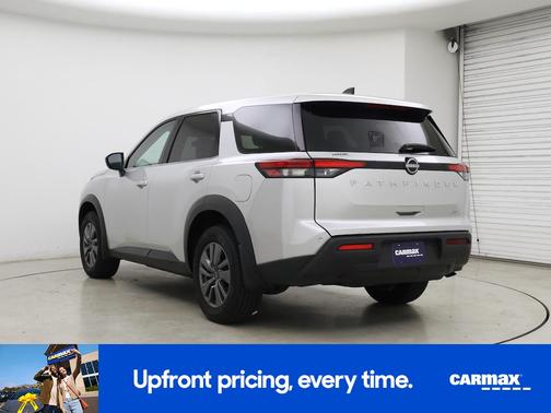 2024 Nissan Pathfinder S