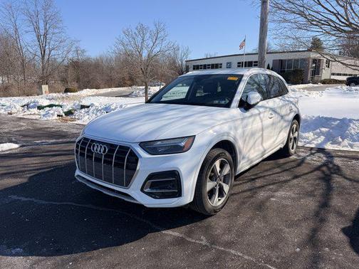 2023 Audi Q5 40 Premium Plus
